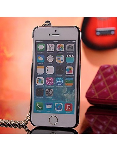 Coque Lèvres en relief avec Chaine pour iPhone 5/5S