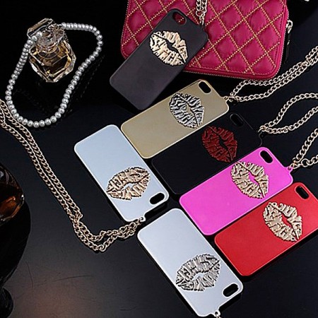 Coque Lèvres en relief avec Chaine pour iPhone 5/5S Coque Lèvres en relief avec Chaine pour iPhone 5/5S